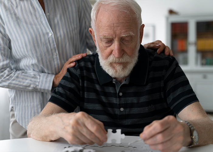 Cuidados com Idosos com Alzheimer em Casa: O Papel do Cuidador Especializado
